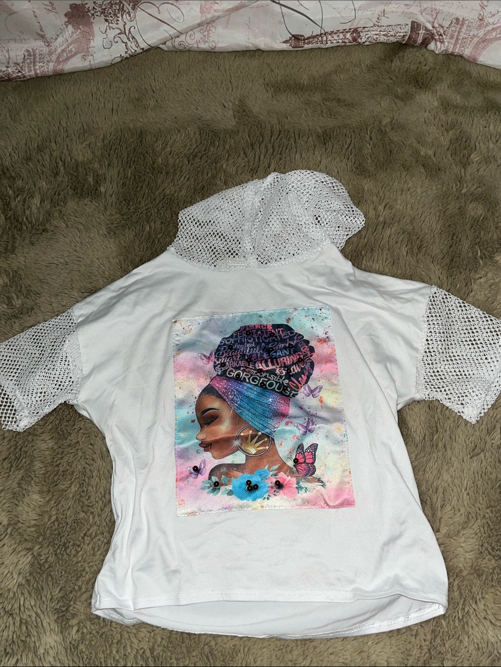 Girls' White Hooded Graphic Tee with Colorful Afro-Print